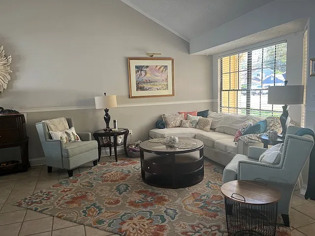 7201 Hideaway Trl — Photo 4