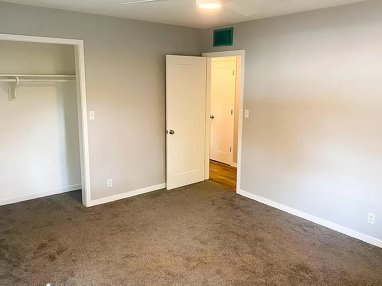 3310 E Earll Dr — Photo 10