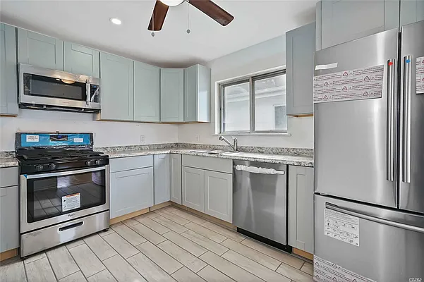 Sold by Century 21 Amiable Realty Group II Inc | media 5