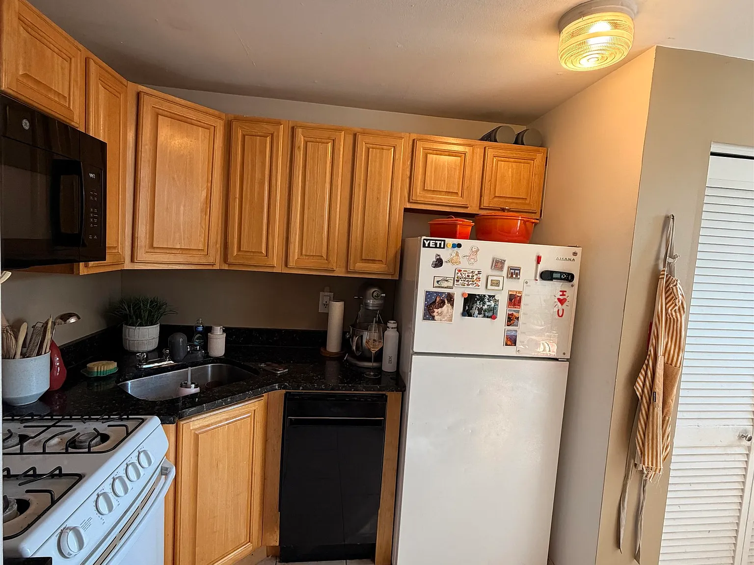 2 bed, 1.0 bath, $3,750 — Photo 3