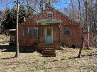 3010 Green Cove Rd, Brasstown, NC 28902