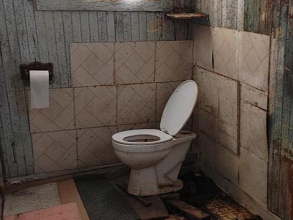 2nd image of 374 Lastreto Ave