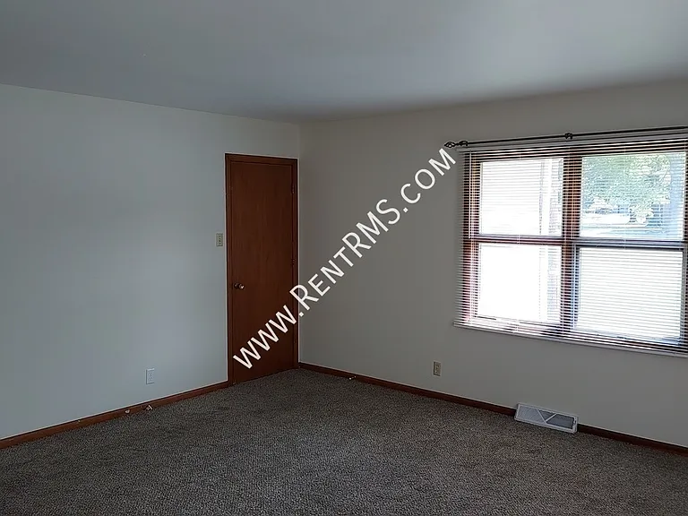 2310 SW Fairlawn Rd — Photo 3