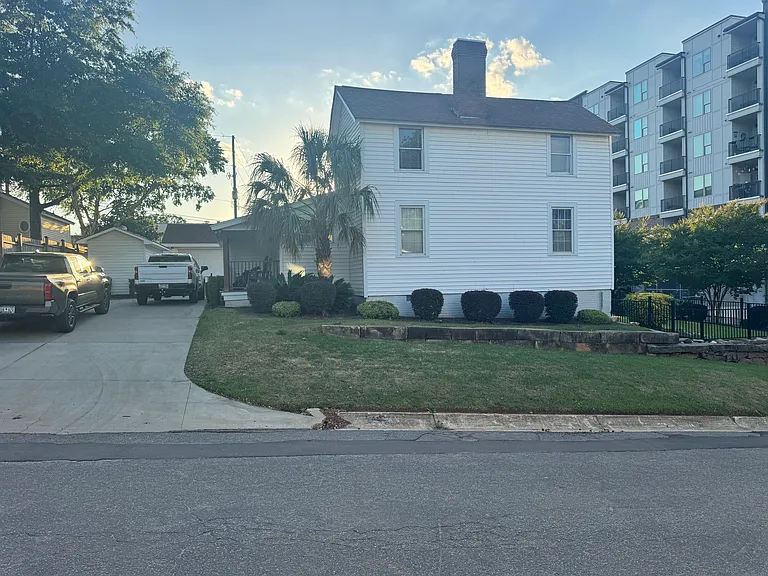 309 Court Ave — Photo 4