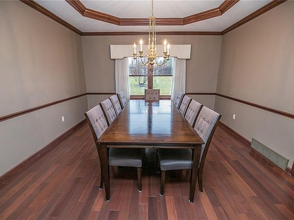 4th image of 5480 Riverview Dr