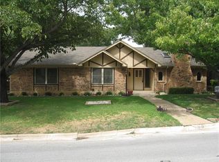 6125 Glenview Dr, Haltom City, TX 76180