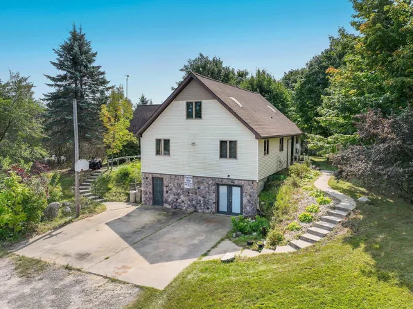 12482 21 Mile Rd, Tustin, MI 49688