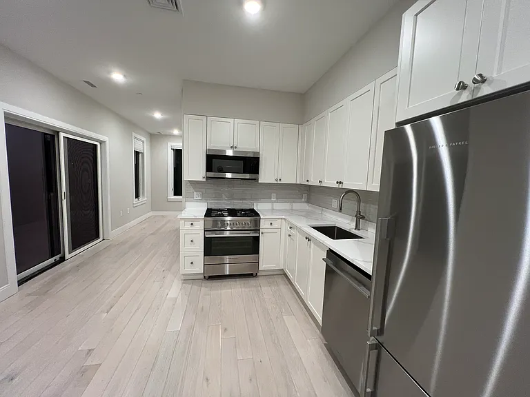 195 Green St #207D — Photo 6