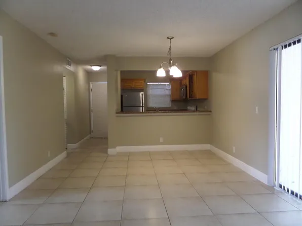 1440 Windorah Way APT D, West Palm Beach, FL 33411