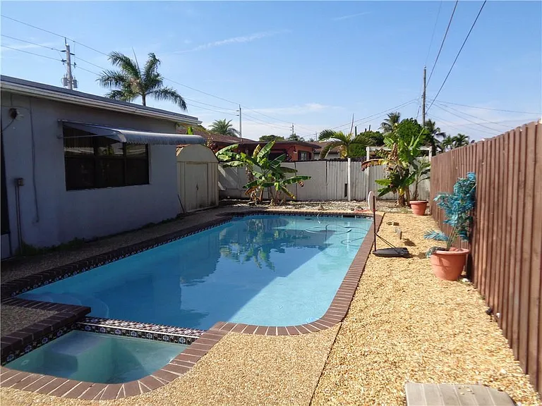 9571 Sunset Strip — Photo 11
