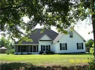 555 Ard Rd, Ray City, GA 31645