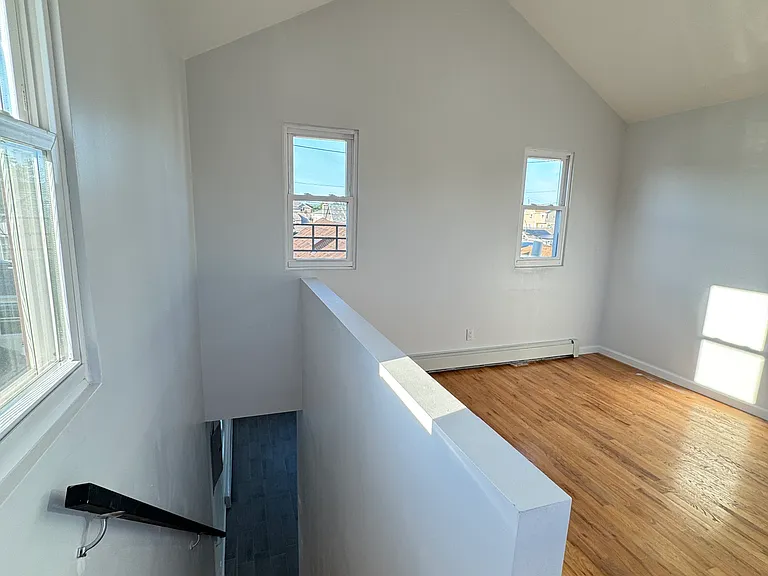 34 Seafoam St — Photo 15