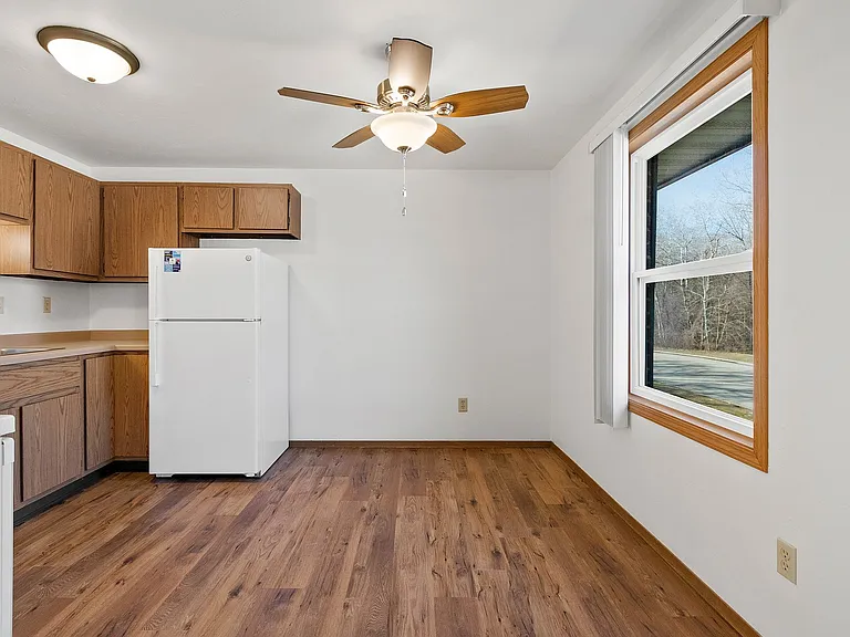 Roland Lane Apartments — Photo 6