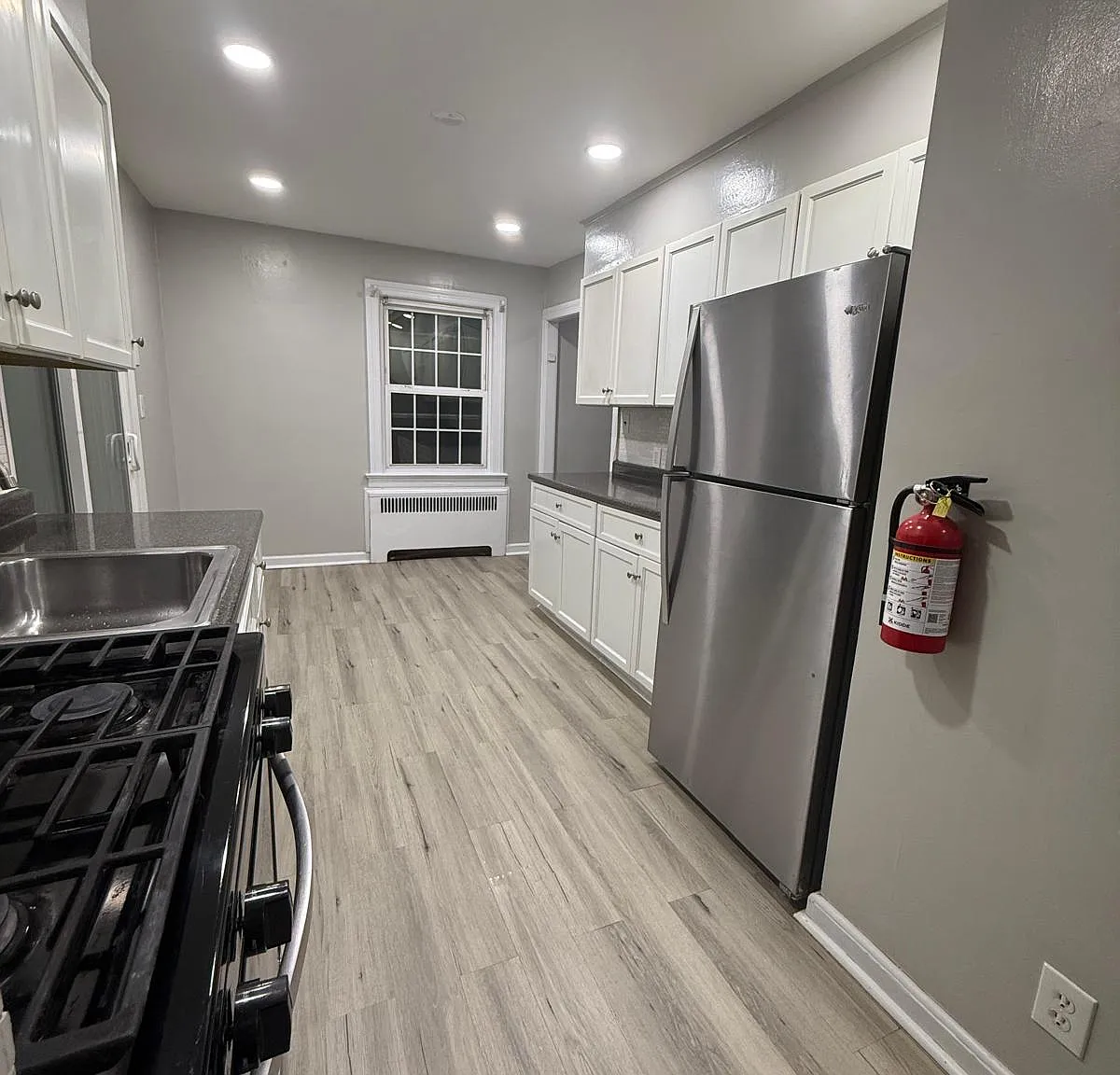3 bed, 1400 sqft, $2,850 — Photo 2