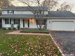 6 Highland Down, Shoreham, NY 11786