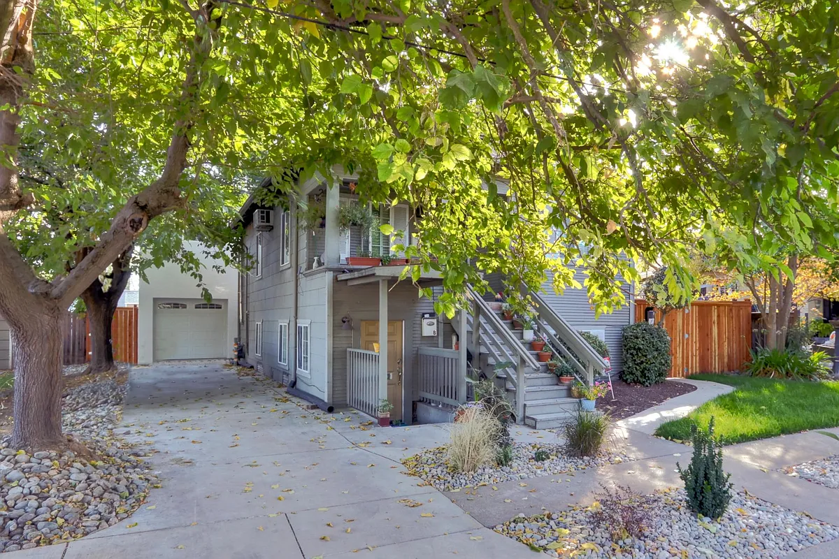 Down this long driveway is the new build - 5206 Q St