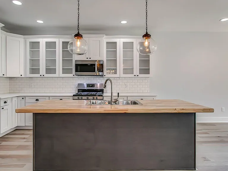 1012 Maynor Ave #D — Photo 2