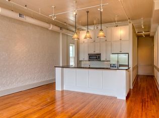 11 W York St, Savannah, GA 31401