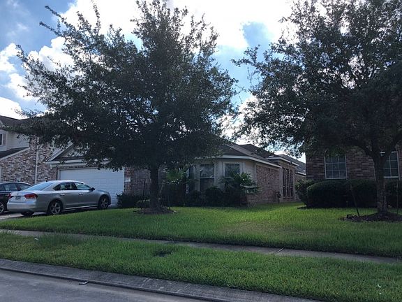 3rd image of 910 Vista Bend Dr