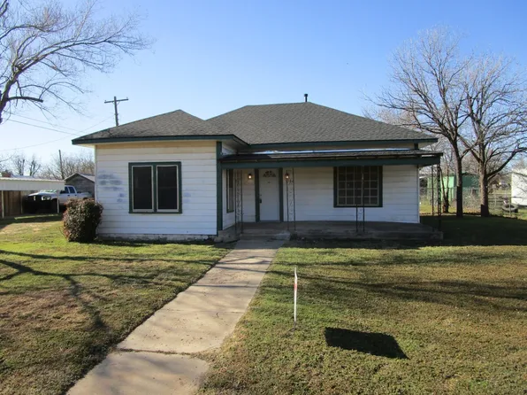 1206 S Main St, Quanah, TX 79252