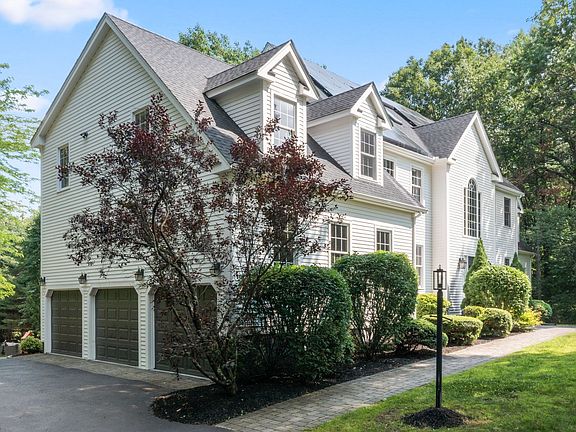 2nd image of 23 Falcon Ridge Dr