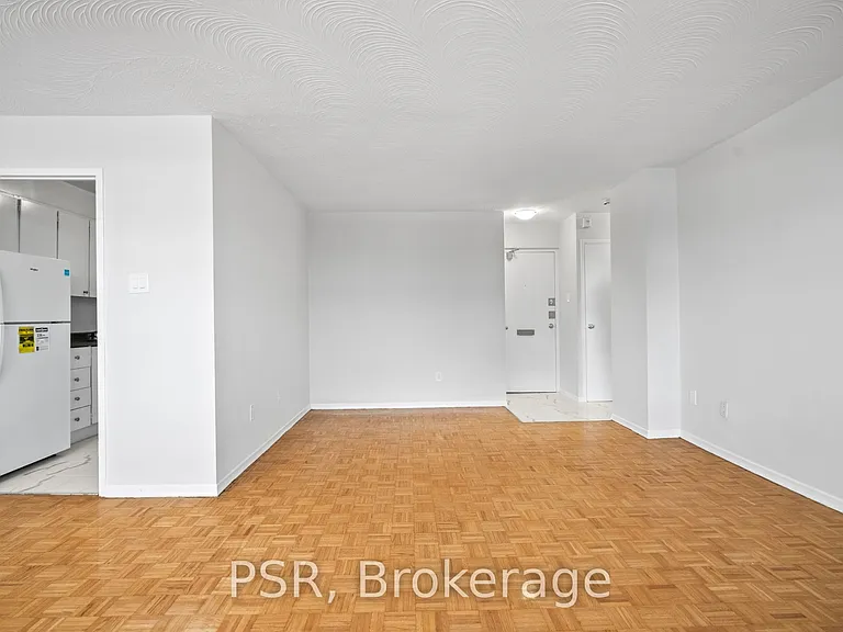 105 Rowena Dr #204 — Photo 5