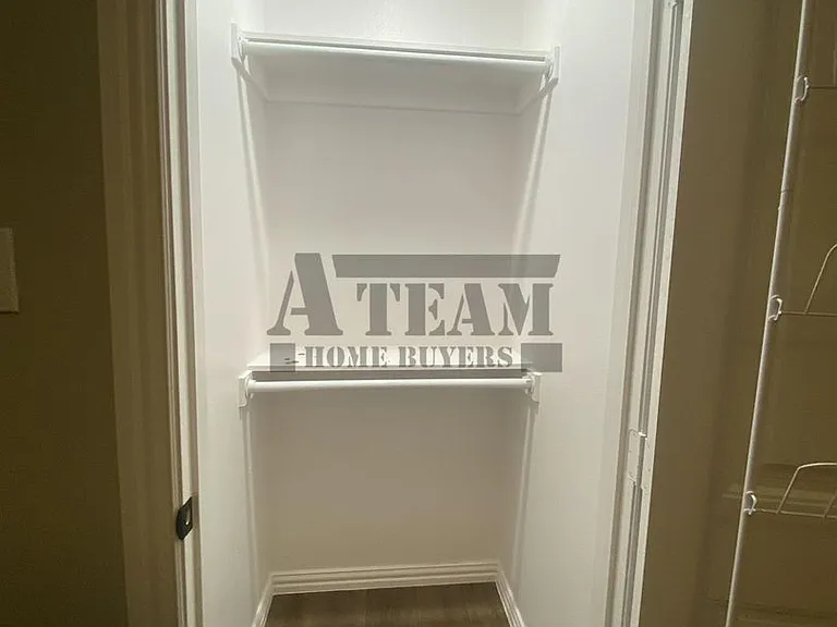 113 W Mount Vernon St — Photo 13