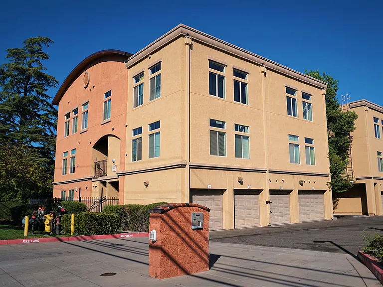 Sierra Lofts — Photo 5
