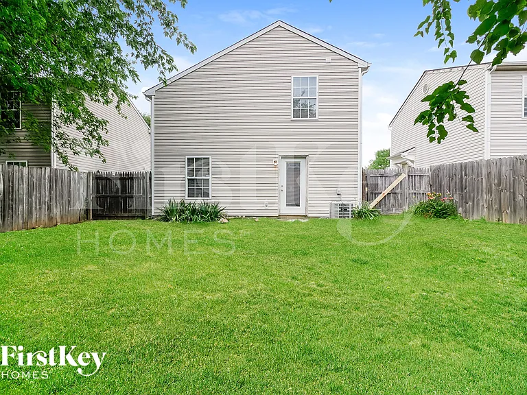 10855 Walnut Grv — Photo 15