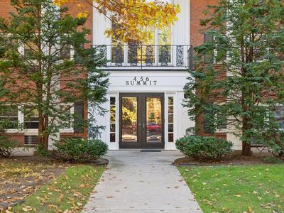 456 Summit Ave APT 203, Saint Paul, MN, 55102