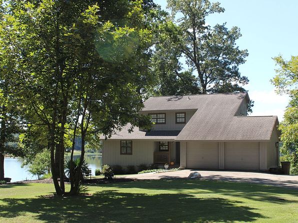 230 Arrowhead Dr