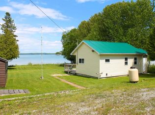 35593 S Kelley Dr, Drummond Island, MI 49726