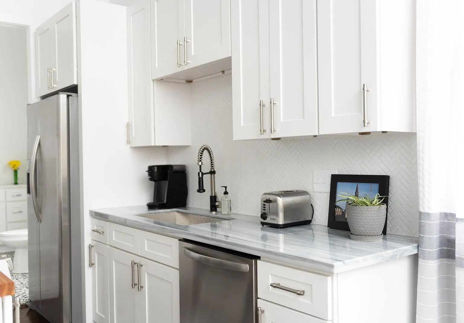 1 bed, 750 sqft, $1,600 — Photo 4