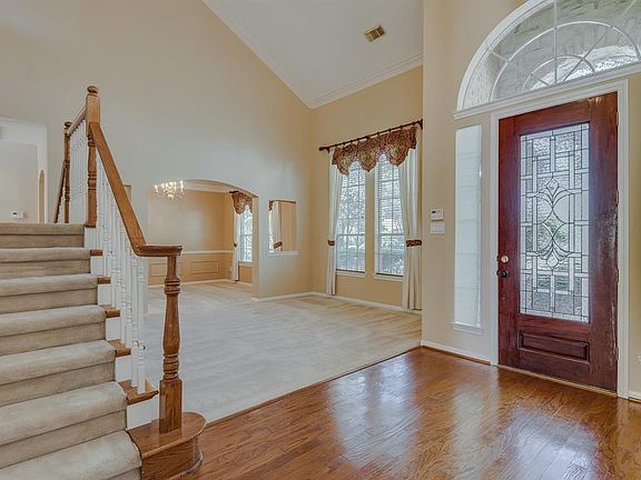5th image of 2115 Crescent Coral Dr