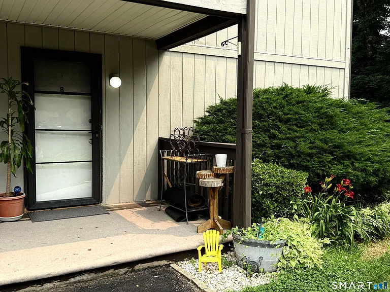 8 Pineview Dr #A — Photo 11