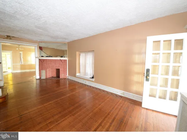 6132 W Oxford St, Philadelphia, PA 19151