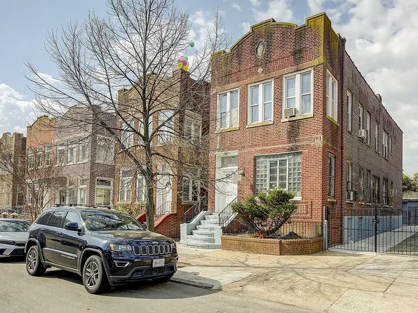 8924 146th St, Jamaica, NY 11435