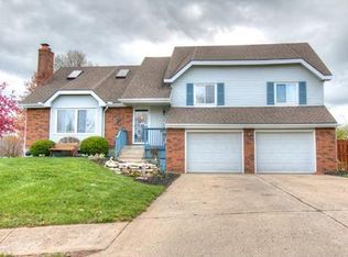 8249 N Wayne Ct, Kansas City, MO 64118
