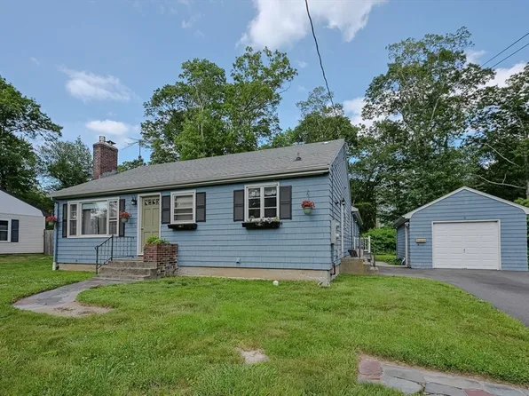 6 Highland Ave, Plainville, MA 02762