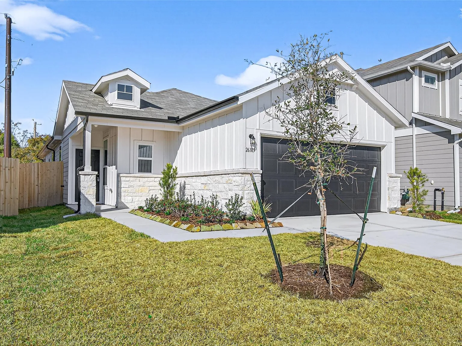 3 bed, 2.0 bath, 1204 sqft, $1,750 — Photo 2