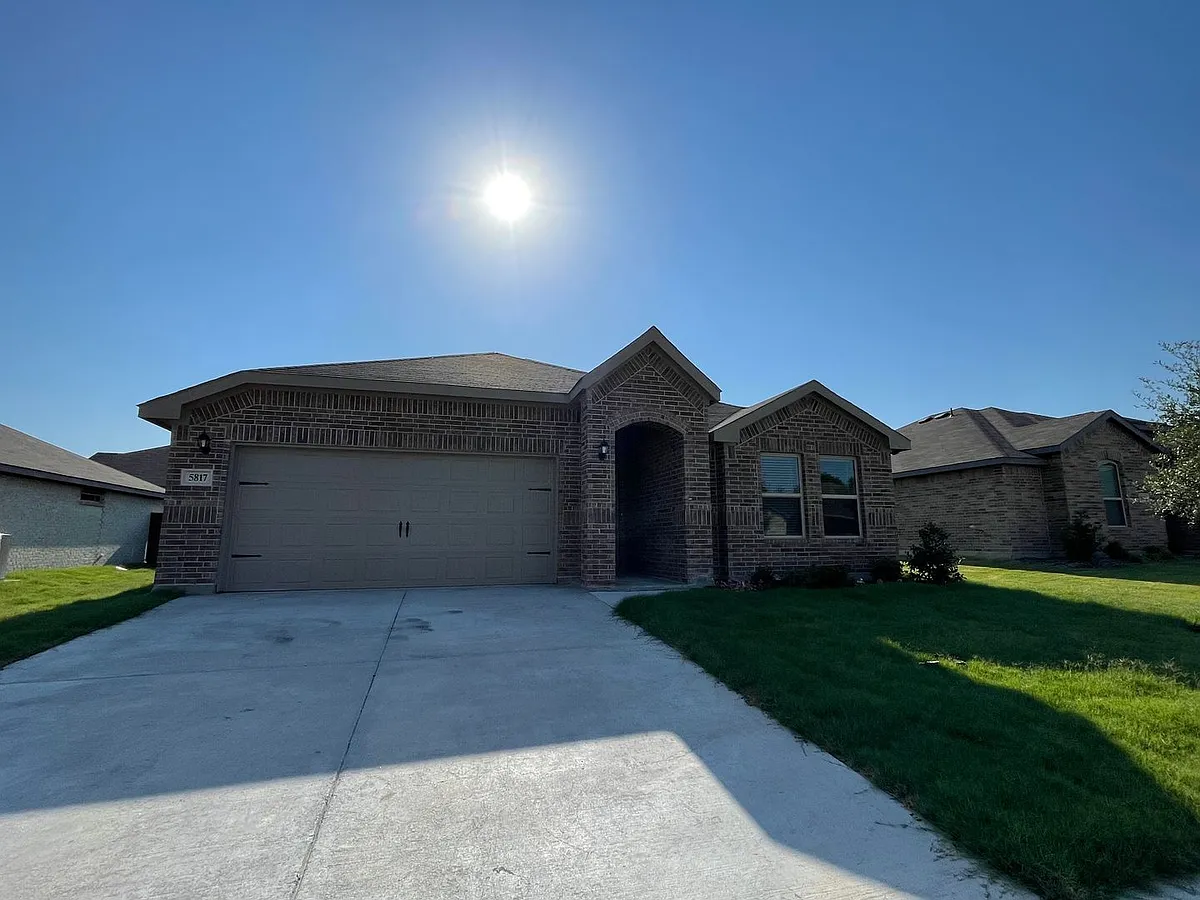 Building Photo - 5817 Brookville Dr