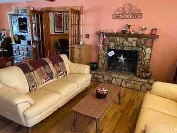 Additional Living Room