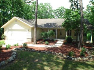 2 Greta Cir, Bella Vista, AR 72715
