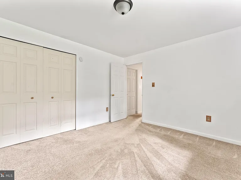 12820 Lake Wilderness Ln — Photo 24