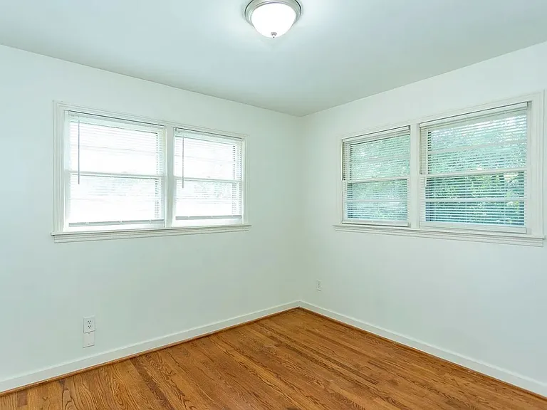 1152 Dogwood Ln — Photo 6