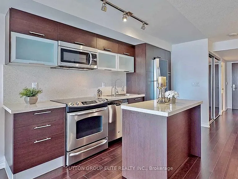 386 Yonge St #2903 — Photo 6