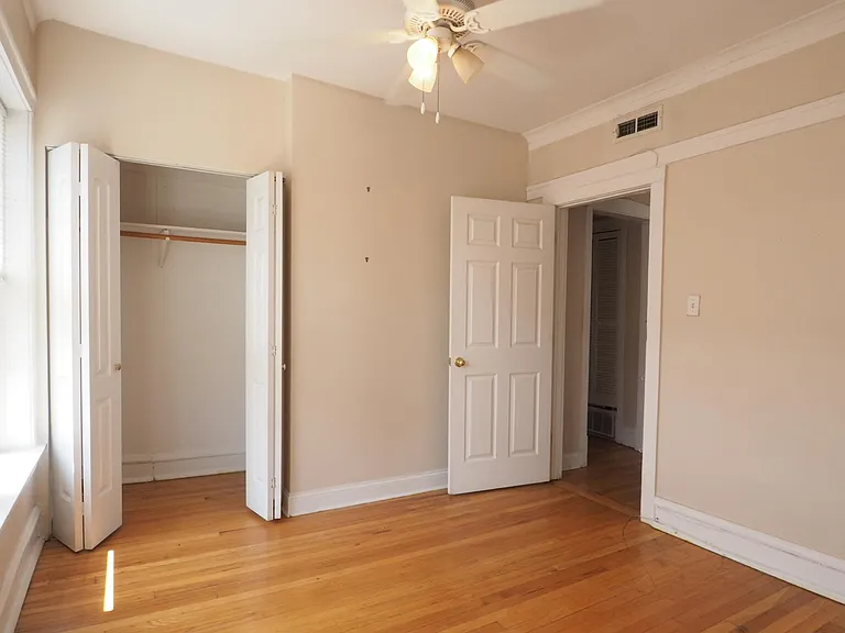 1963 W Foster Ave #1 — Photo 7