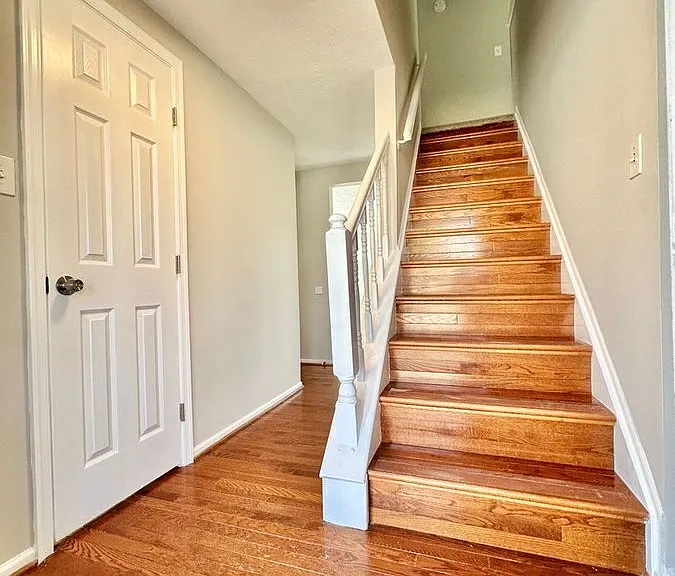7649 Fallswood Way — Photo 3