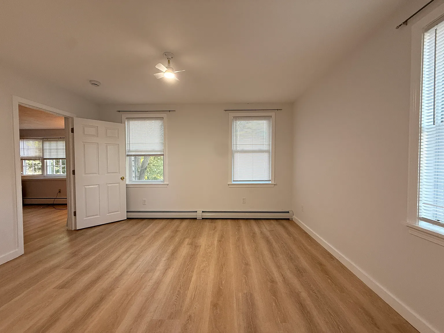 3 bed, 1.5 bath, 1280 sqft, $3,000 — Photo 3