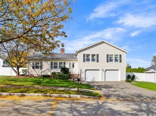 17 Janet Ln, Peabody, MA 01960